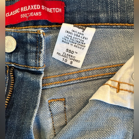 Levi’s 550 Jeans - Picture 2 of 3